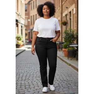 Signature Levi Strauss Gold Totally Shaping Straight Jeans Black 24S W37 L30